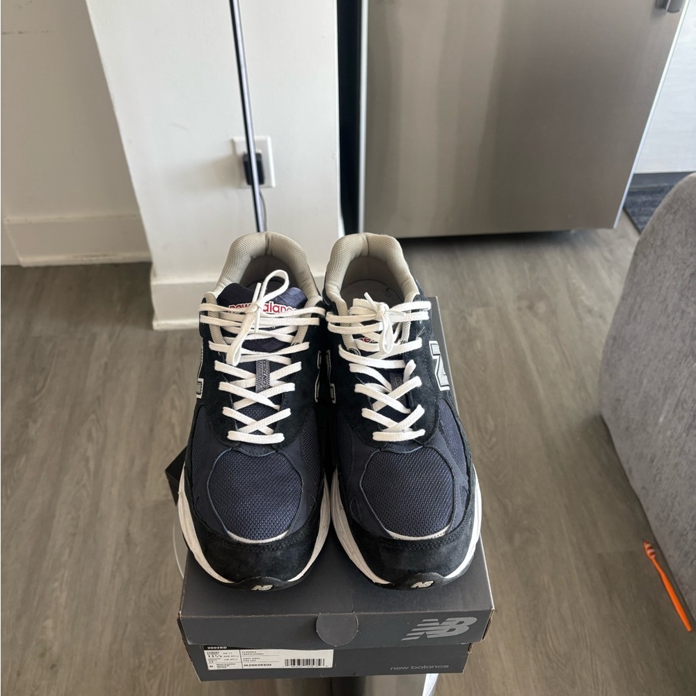 New Balance Men's Black Sneakers